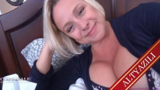 Küs Olan Seksi Kızlar Yeniden Bir Araya Gelince Boşaldılar